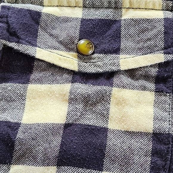 Jachs Girlfriend Flannel Look Shacket - Picture 4 of 10